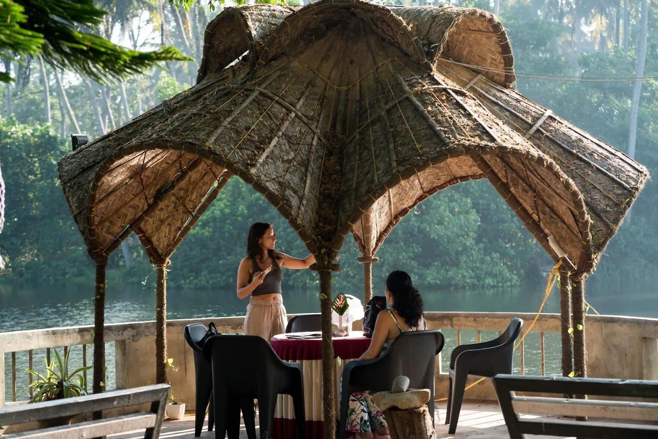 טריואנדרום Leela Backwater Inn הודו