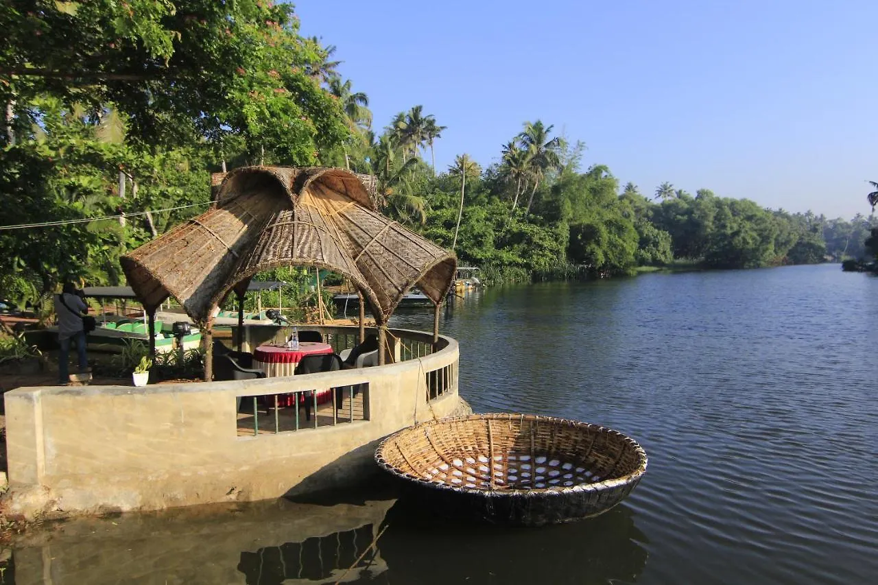 Leela Backwater Inn Thiruvananthapuram 3*,  Indie