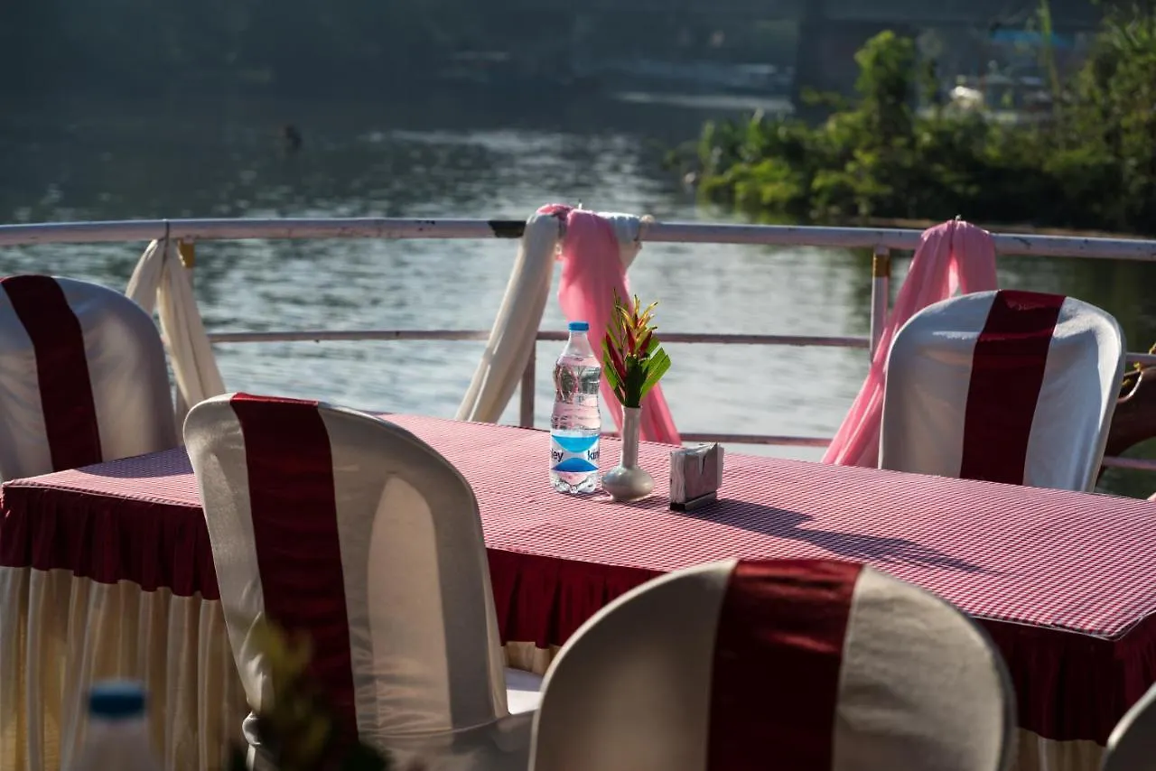 Leela Backwater Inn Thiruvananthapuram 3*,  Indie